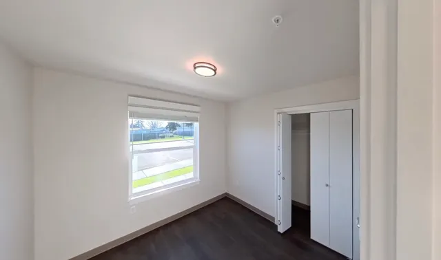 $1,152 | 900 North Oak Harbor Street, Oak Harbor, WA 98277