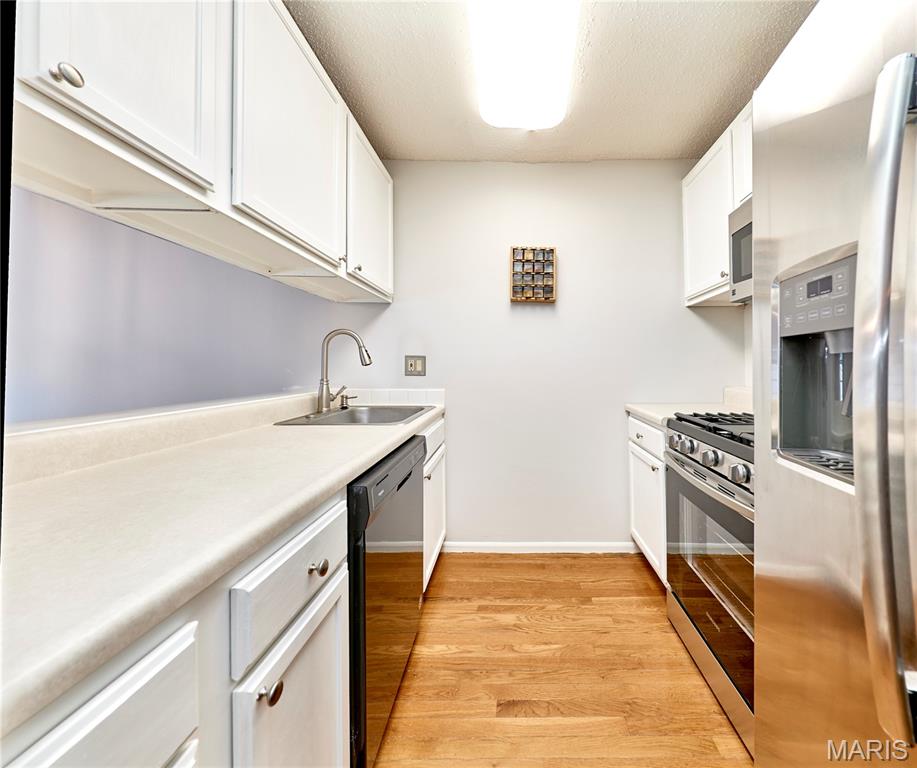 221 Braeshire Drive, Unit A Ballwin, MO 63021 - Photo 13 of 32