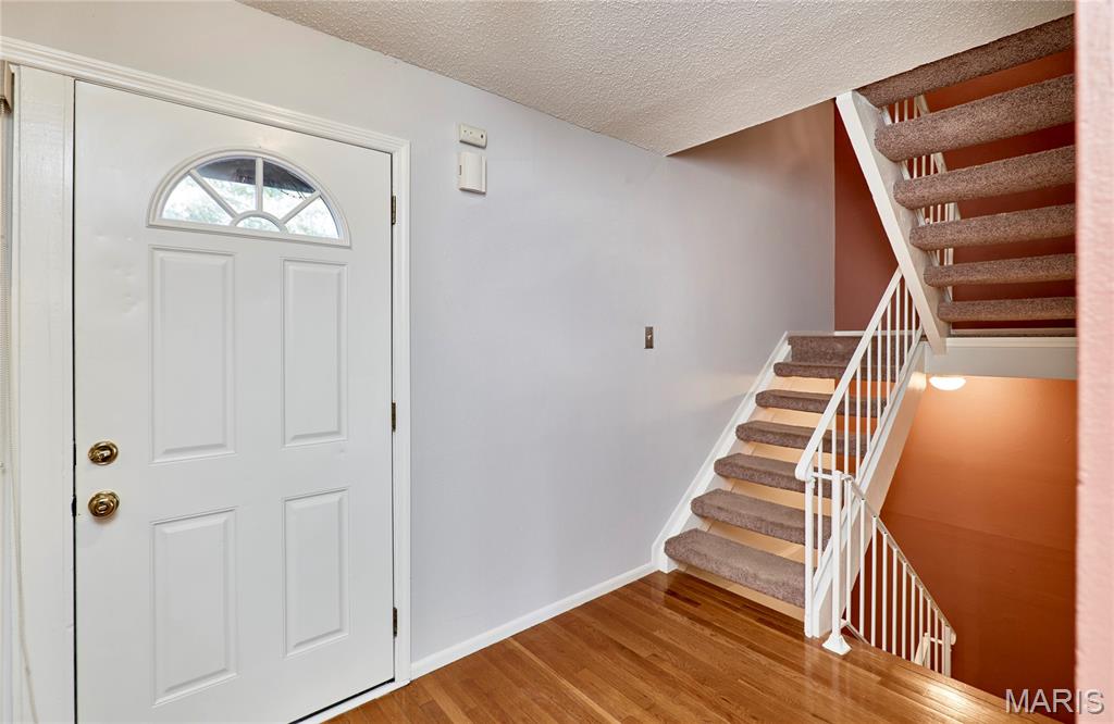 221 Braeshire Drive, Unit A Ballwin, MO 63021 - Photo 3 of 32