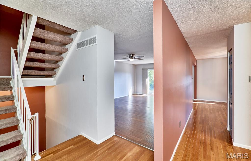 221 Braeshire Drive, Unit A Ballwin, MO 63021 - Photo 4 of 32