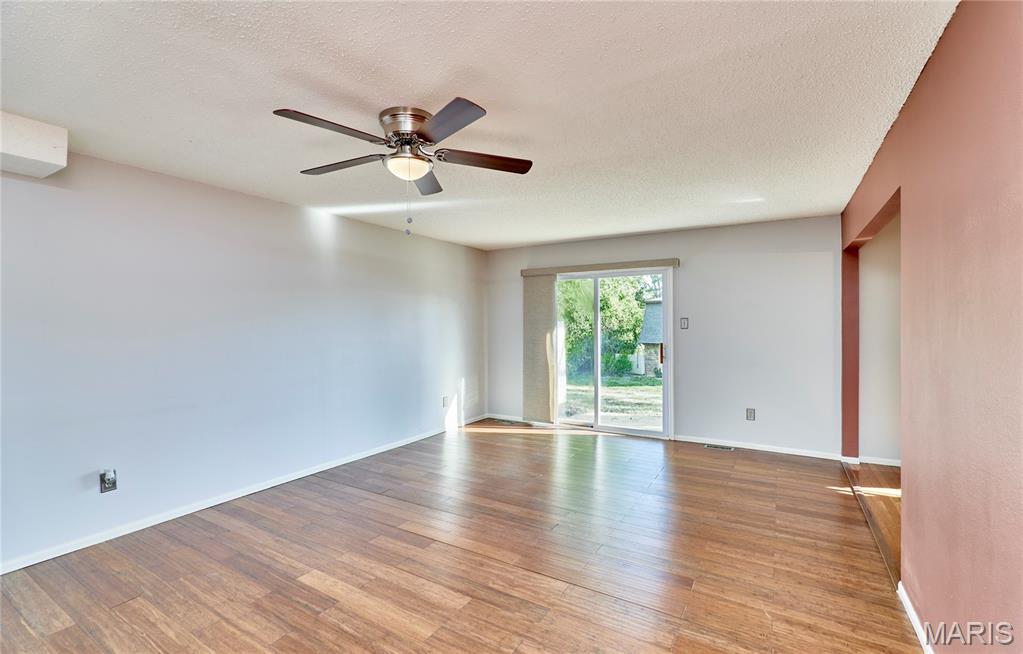 221 Braeshire Drive, Unit A Ballwin, MO 63021 - Photo 5 of 32