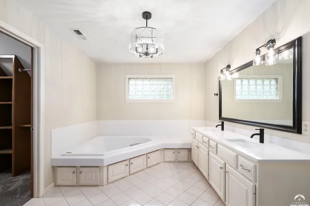 $549,900 | 2101 Riviera Drive, Lawrence, KS 66047