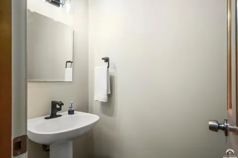 $549,900 | 2101 Riviera Drive, Lawrence, KS 66047