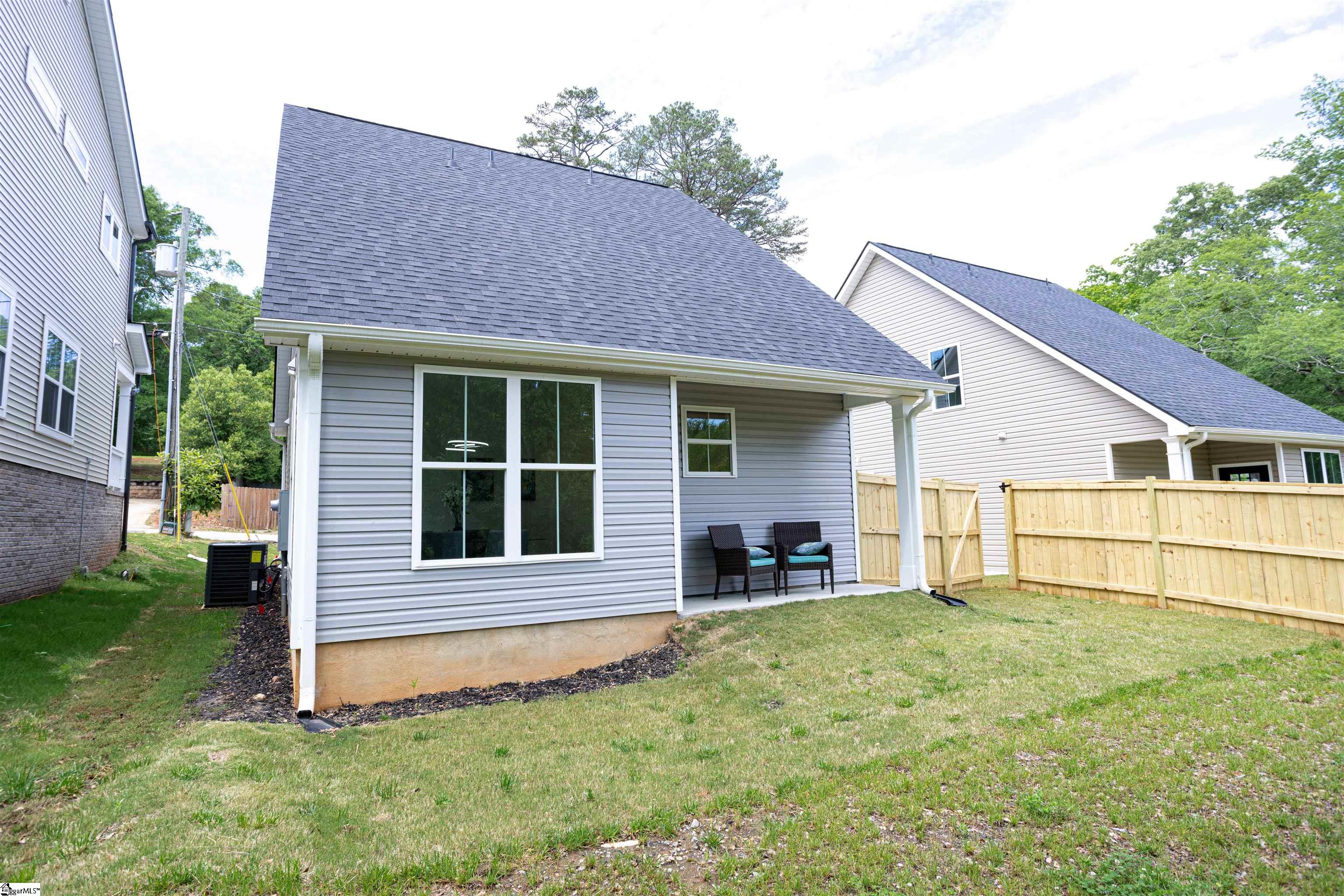 16 Clark Street Greenville, SC 29607 - Photo 33 of 34 Gallery Image 33