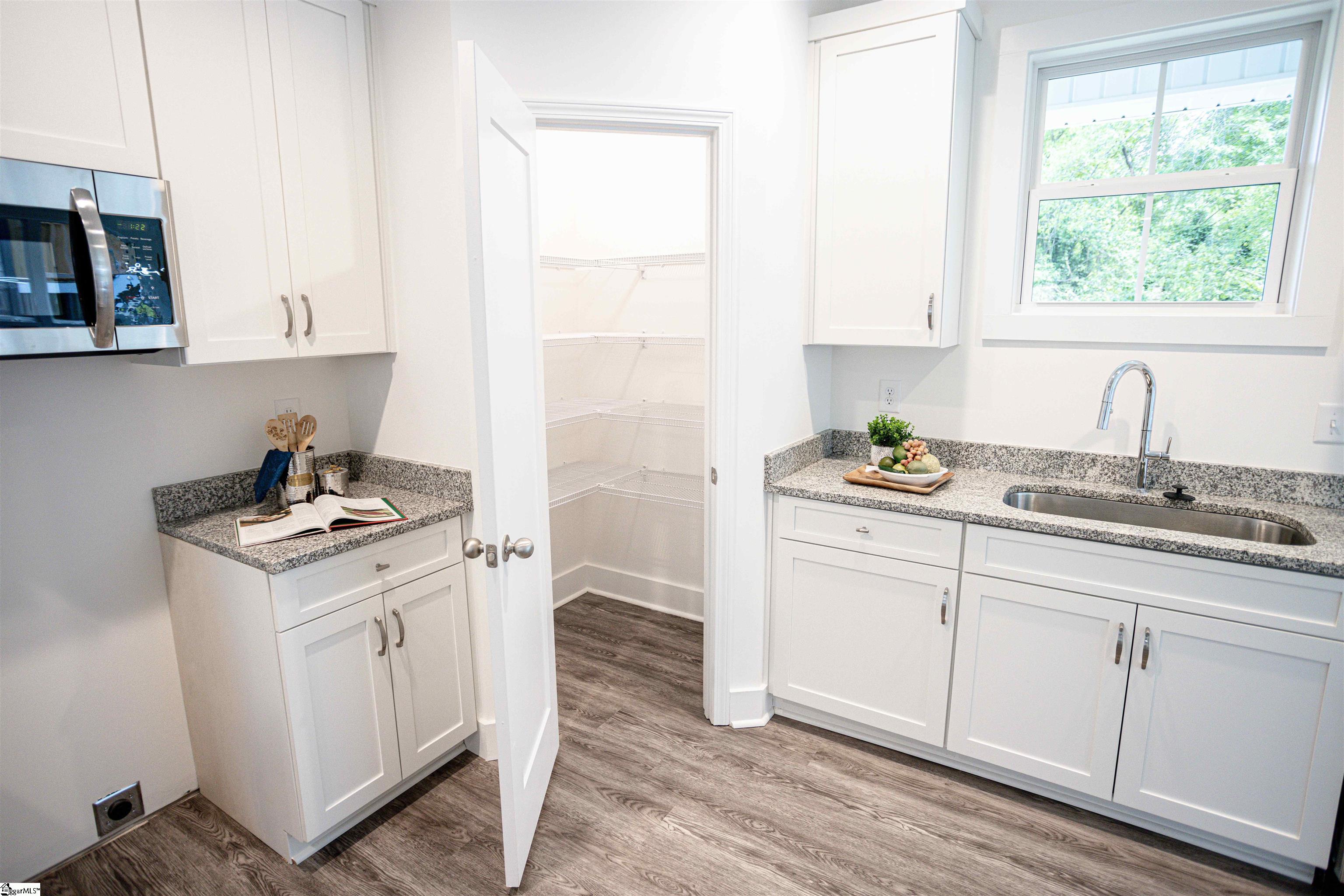 16 Clark Street Greenville, SC 29607 - Photo 10 of 34 Gallery Image 10