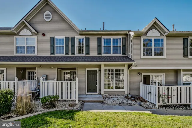 $289,900 | 2607 Beacon Hill Drive, Sicklerville, NJ 08081