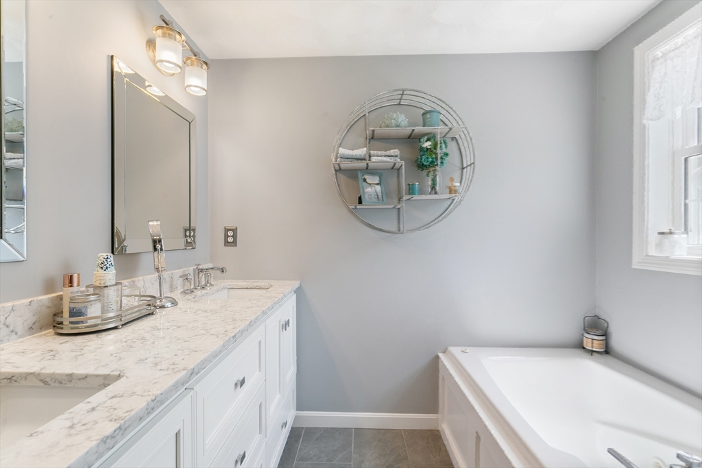 3 Bramble Hill Road Methuen, MA 01844 - Photo 30 of 42