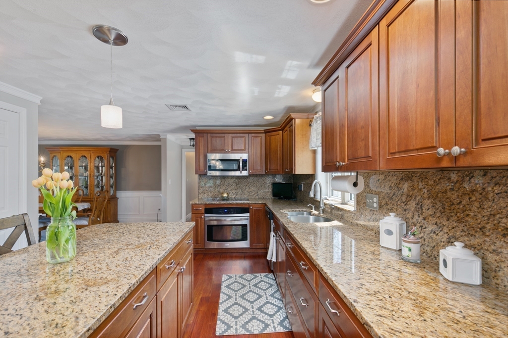 3 Bramble Hill Road Methuen, MA 01844 - Photo 7 of 42