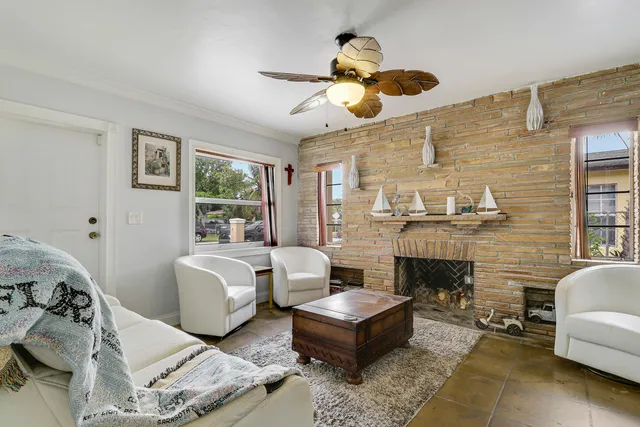 $345,000 | 162 West 24th Street, Riviera Beach, FL 33404