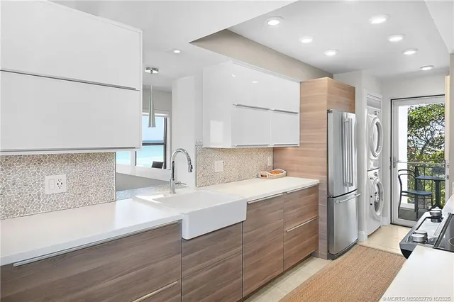 $747,000 | 1289 Northeast Ocean Boulevard, Unit 11, Stuart, FL 34996