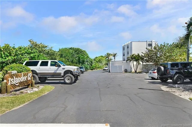 $747,000 | 1289 Northeast Ocean Boulevard, Unit 11, Stuart, FL 34996
