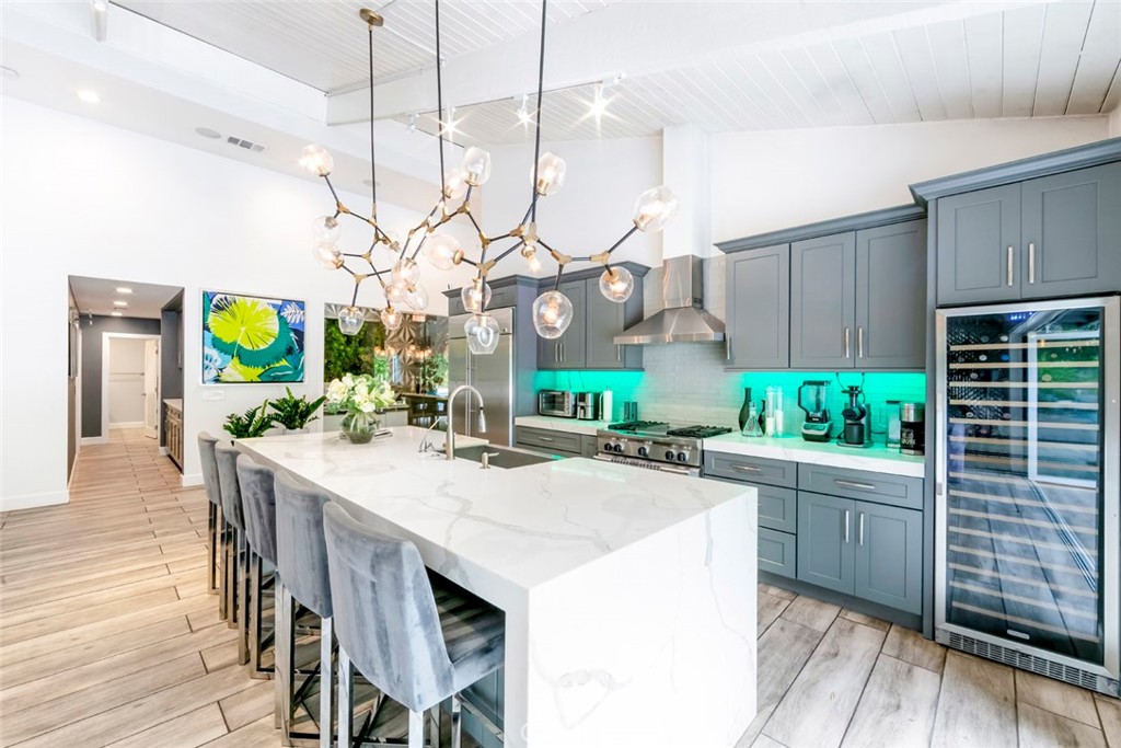 13692 Jenet Circle Santa Ana, CA 92705 - Photo 43 of 68 a kitchen with a table and chairs