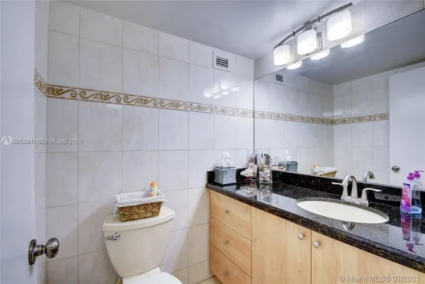 $2,400 | 3800 South Ocean Drive, Unit 902, Hollywood, FL 33019
