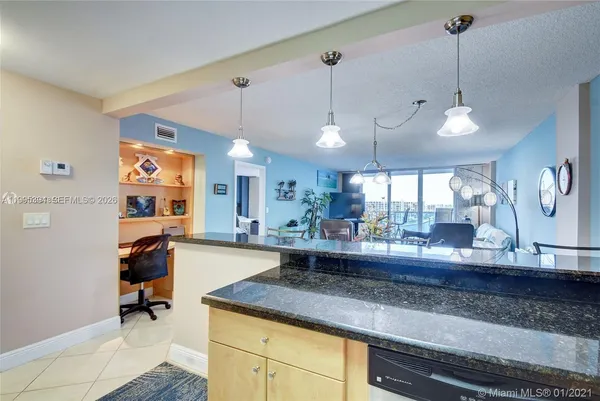 $2,400 | 3800 South Ocean Drive, Unit 902, Hollywood, FL 33019
