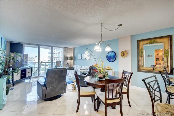 $2,400 | 3800 South Ocean Drive, Unit 902, Hollywood, FL 33019