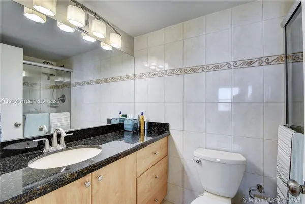 $2,400 | 3800 South Ocean Drive, Unit 902, Hollywood, FL 33019