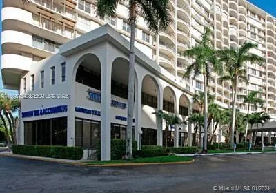 $2,400 | 3800 South Ocean Drive, Unit 902, Hollywood, FL 33019
