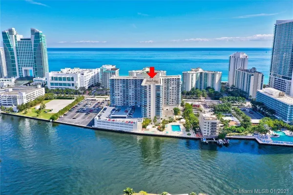 $2,400 | 3800 South Ocean Drive, Unit 902, Hollywood, FL 33019