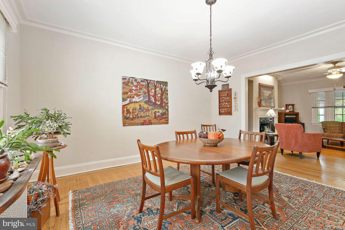 4227 Wickford Road Baltimore, MD 21210 - Photo 13 of 69 Dining room