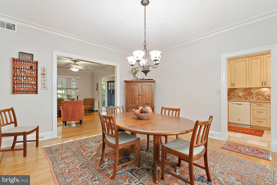4227 Wickford Road Baltimore, MD 21210 - Photo 14 of 69 dining room