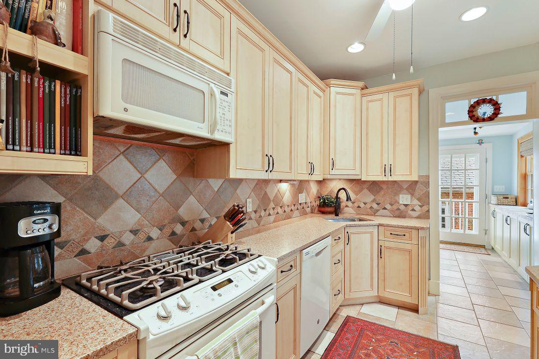4227 Wickford Road Baltimore, MD 21210 - Photo 16 of 69 Kitchen
