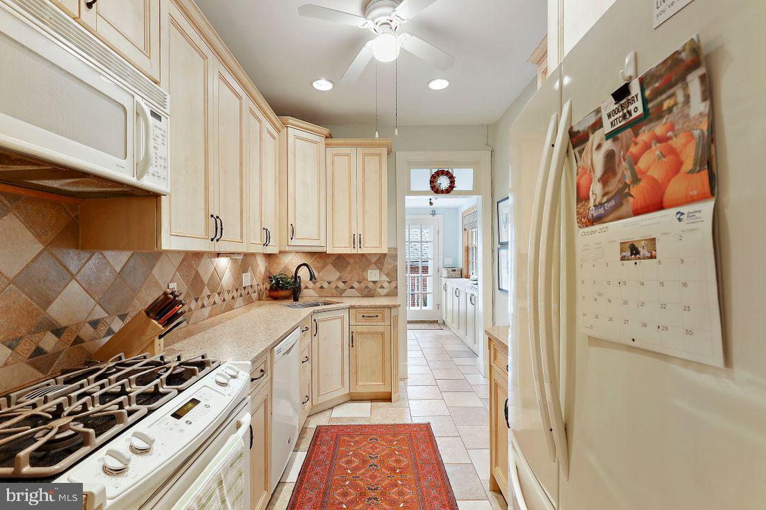 4227 Wickford Road Baltimore, MD 21210 - Photo 18 of 69 kitchen