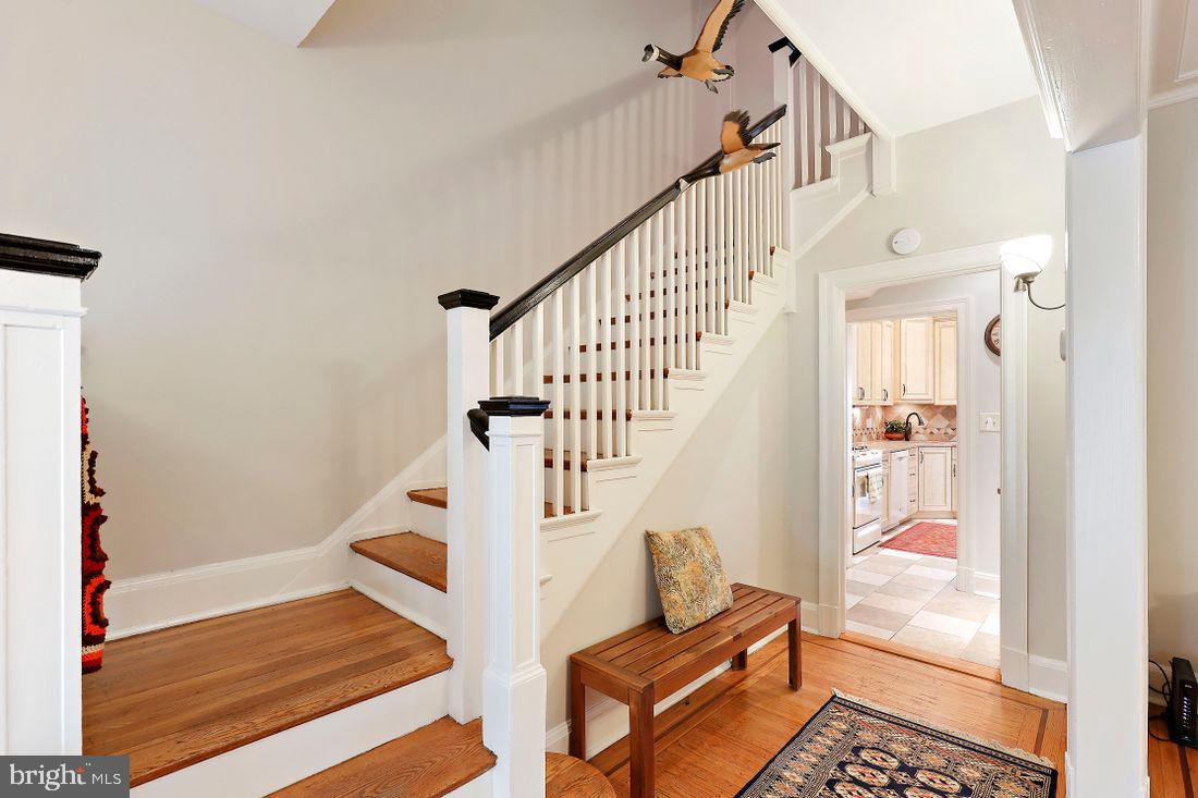 4227 Wickford Road Baltimore, MD 21210 - Photo 5 of 69 Welcoming foyer