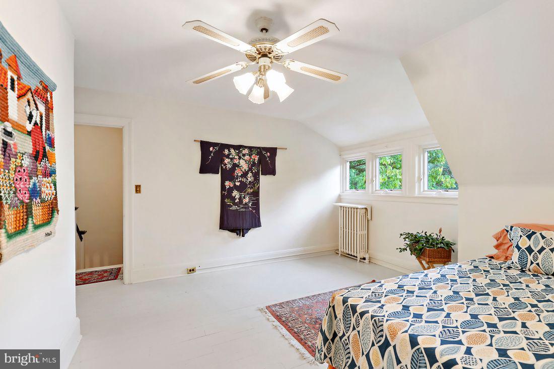 4227 Wickford Road Baltimore, MD 21210 - Photo 45 of 69 large rear bedroom 3rd floor