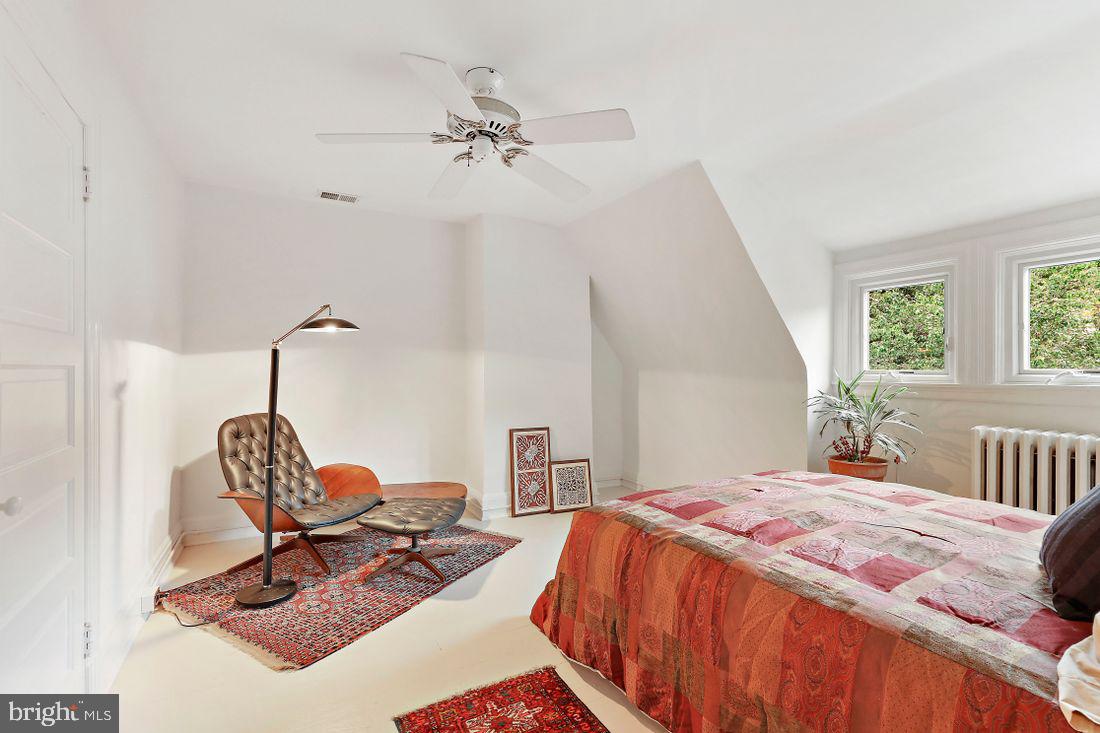 4227 Wickford Road Baltimore, MD 21210 - Photo 46 of 69 large front bedroom 3rd floor