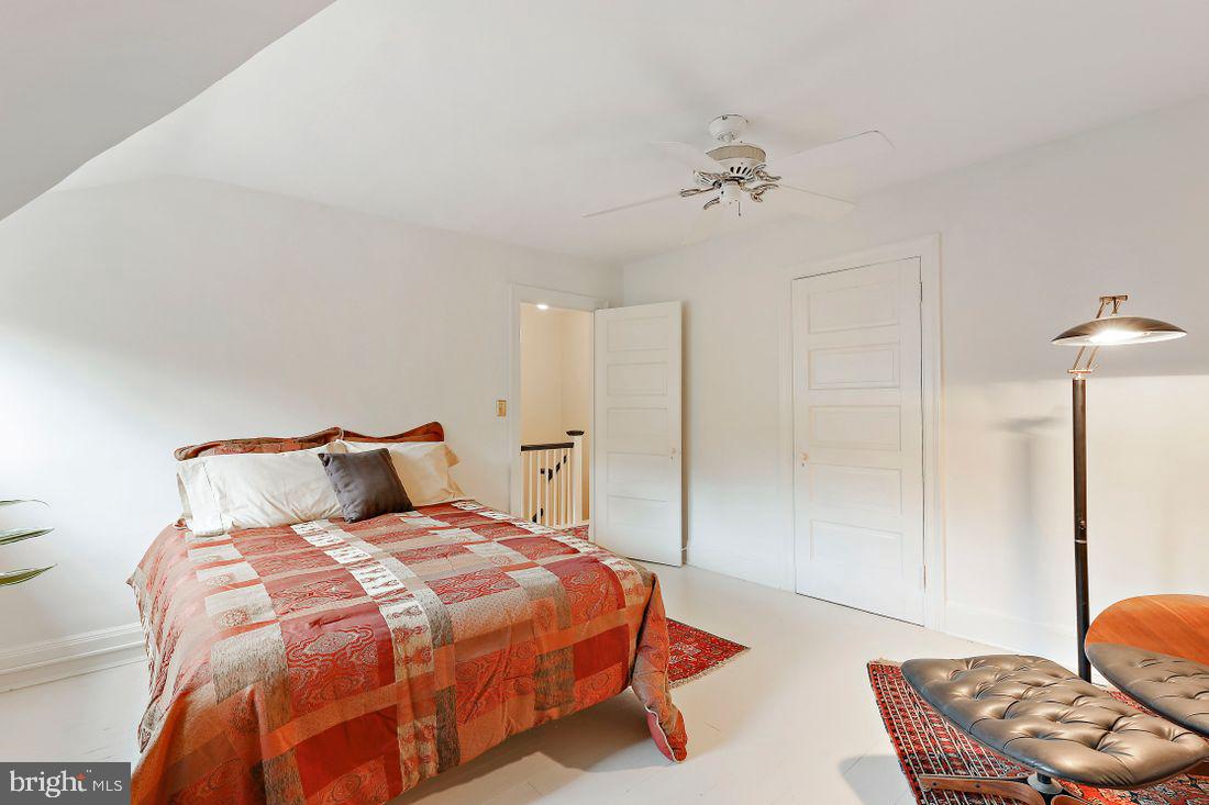 4227 Wickford Road Baltimore, MD 21210 - Photo 47 of 69 large front bedroom 3rd floor