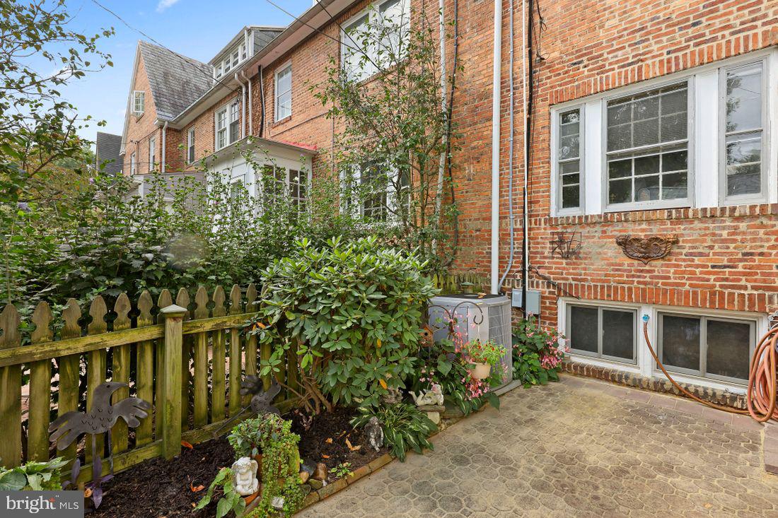 4227 Wickford Road Baltimore, MD 21210 - Photo 52 of 69 rear patio