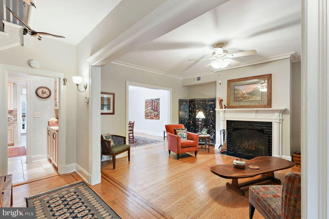 4227 Wickford Road Baltimore, MD 21210 - Photo 7 of 69 living room
