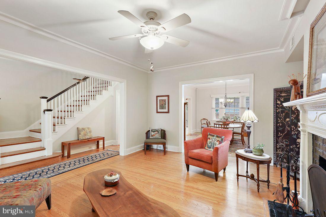 4227 Wickford Road Baltimore, MD 21210 - Photo 9 of 69 living room