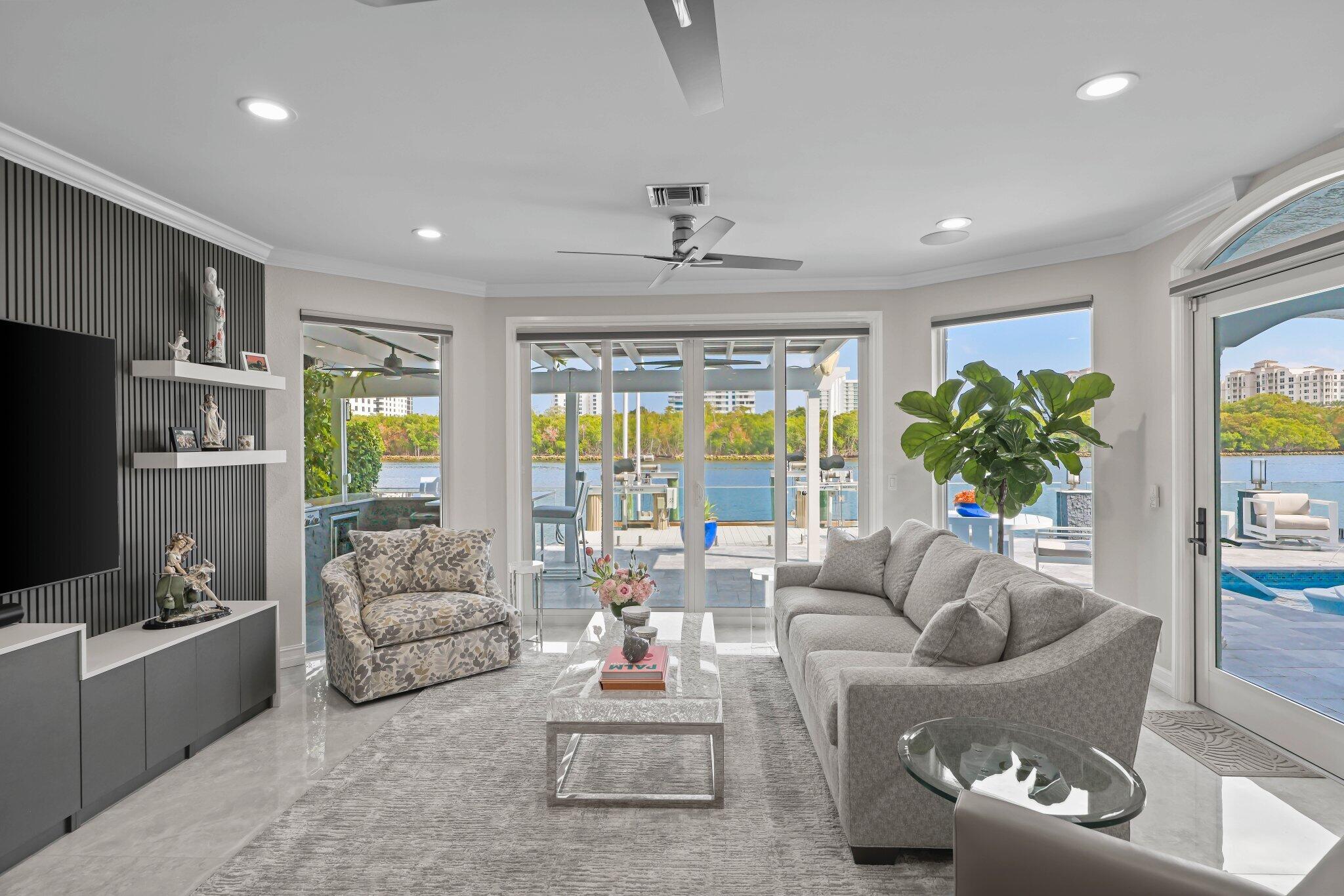 7188 Northeast 8th Drive Boca Raton, FL 33487 - Photo 25 of 77 Living room