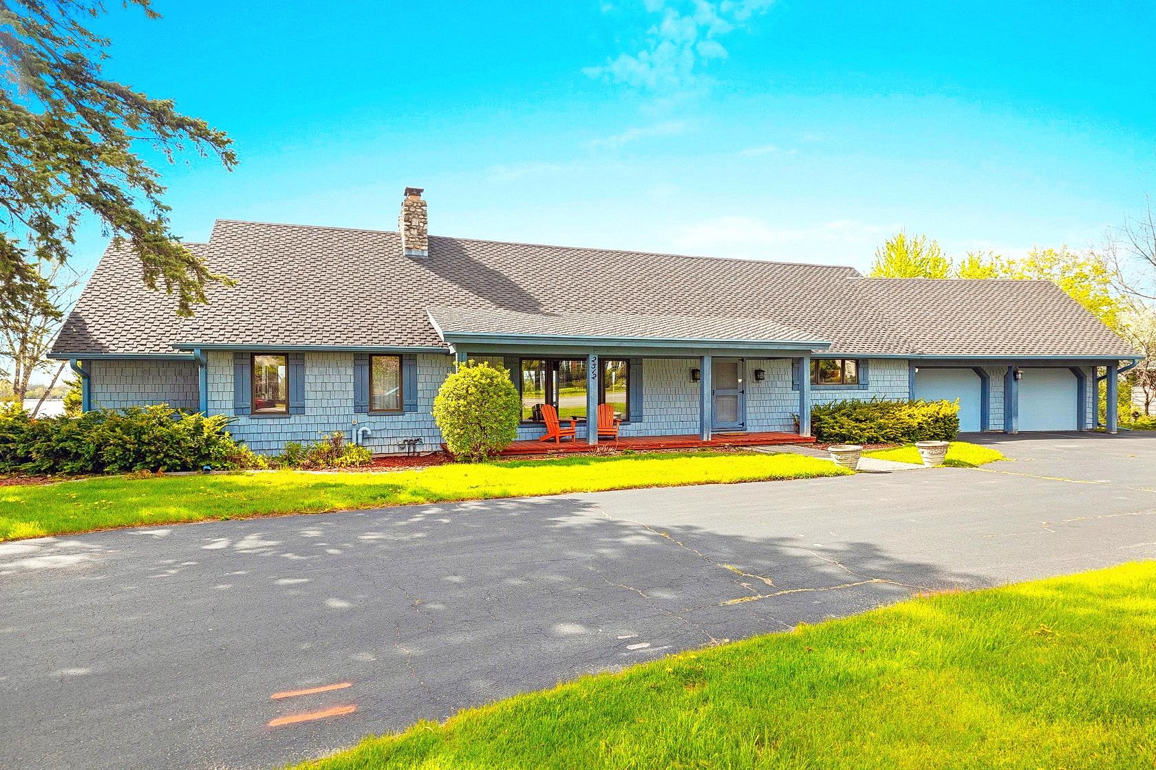 2512 Riverside Drive Green Bay, WI 54301 - Photo 4 of 79