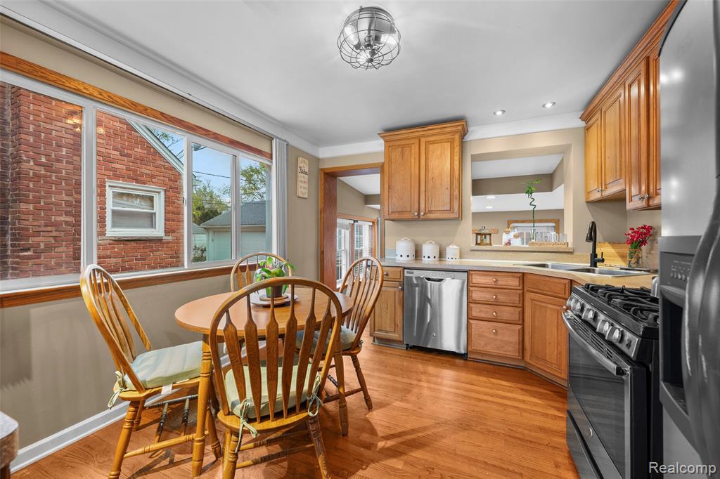 13321 Rosedale Street Southgate, MI 48195 - Photo 9 of 38