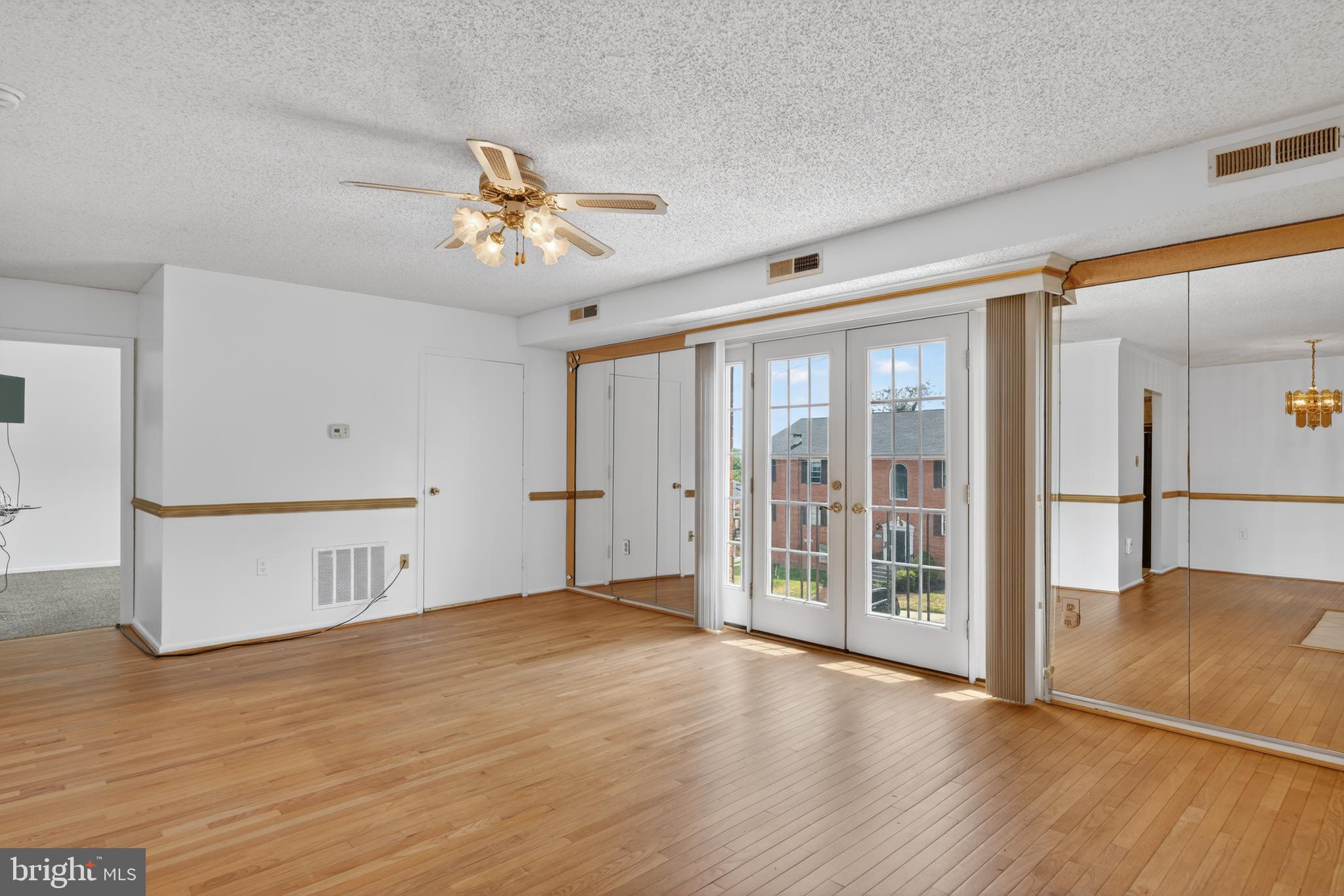 3803 Swann Road, Unit 301 Suitland, MD 20746 - Photo 2 of 15 Living Room