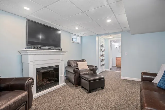 $985,000 | 15 Leonard Drive, North Smithfield, RI 02830