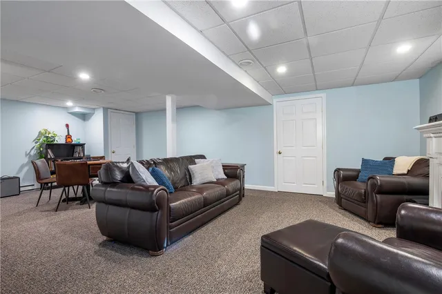 $985,000 | 15 Leonard Drive, North Smithfield, RI 02830