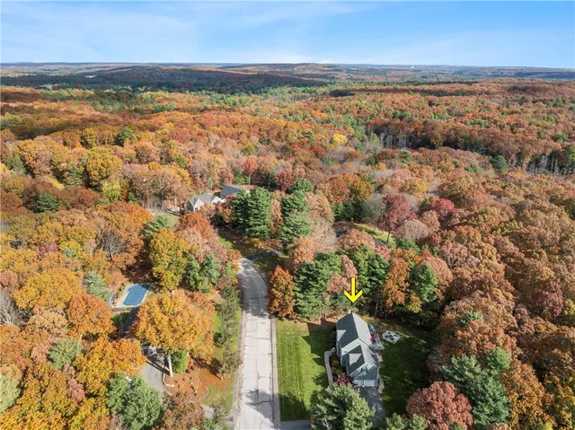 $985,000 | 15 Leonard Drive, North Smithfield, RI 02830