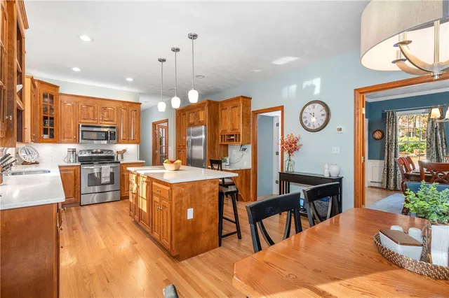 $985,000 | 15 Leonard Drive, North Smithfield, RI 02830