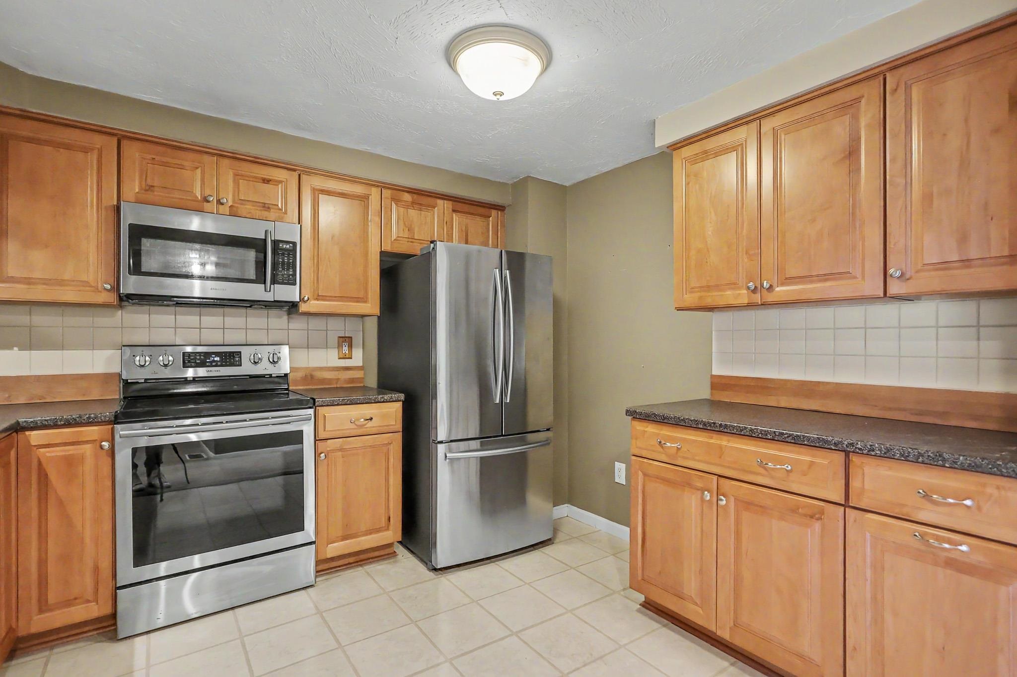 5 Tsienneto Road, Unit 110 Derry, NH 03038 - Photo 9 of 37 Gallery Image 9