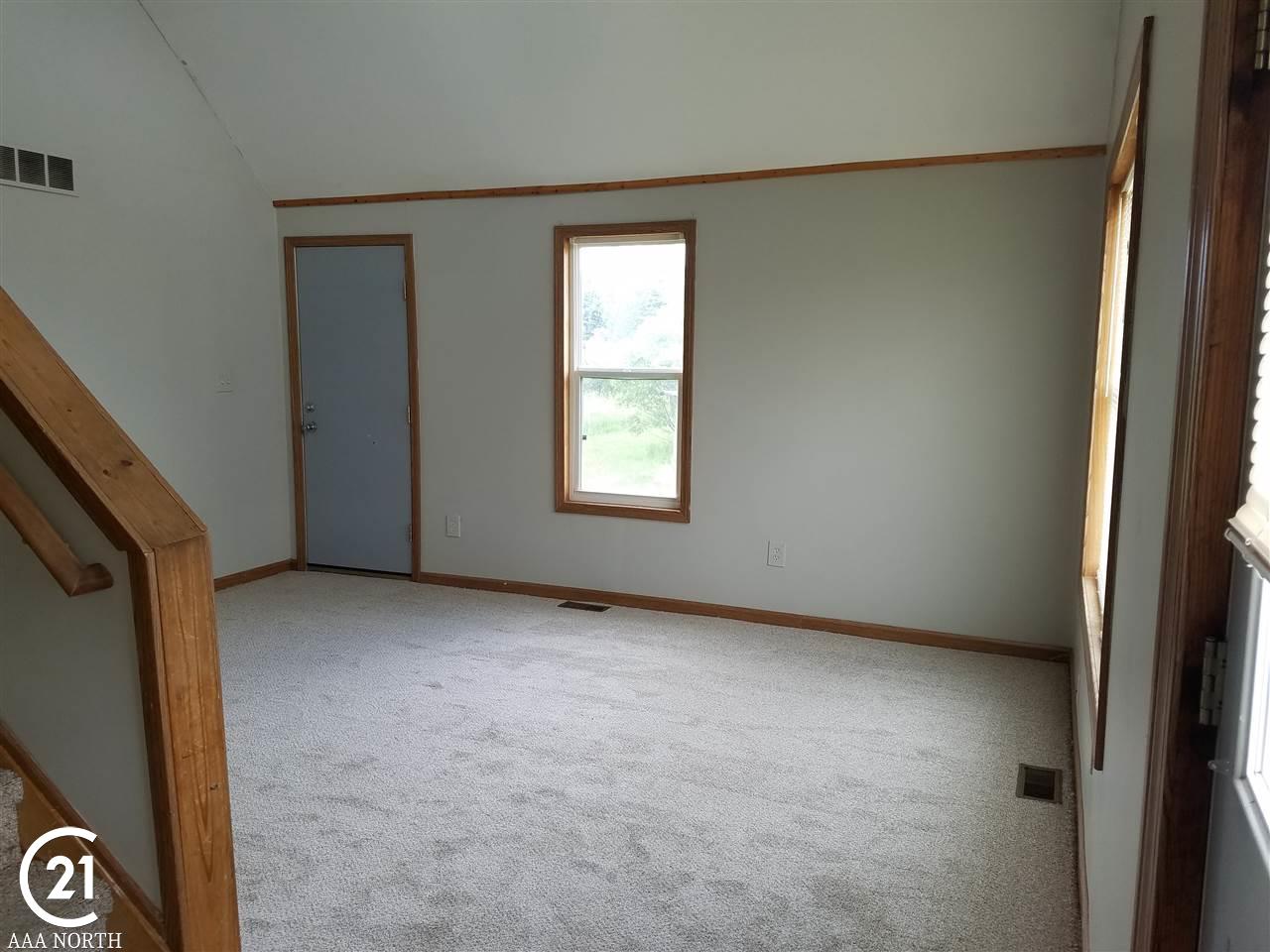 1809 East Brown Road Mayville, MI 48744 - Photo 4 of 32 31318378-3.JPG