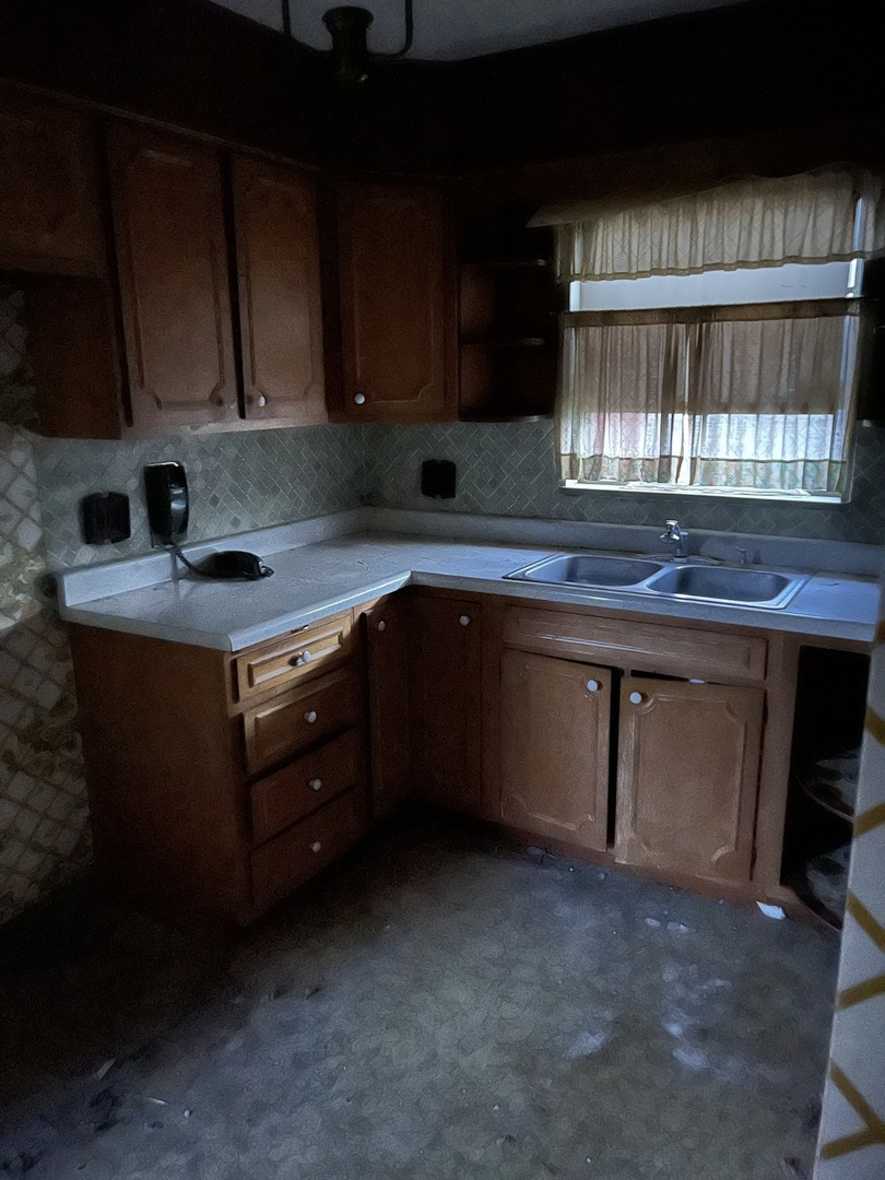 2531 Crescent Road Homewood, IL 60430 - Photo 8 of 12 Gallery Image 8