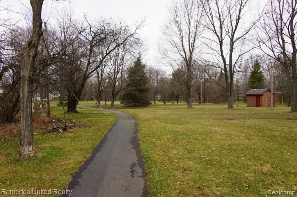 29700 Fox Grove Road Farmington Hills, MI 48334 - Photo 46 of 48