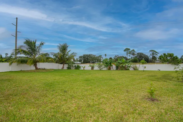 $490,000 | 1615 Lexington Square Southwest, Vero Beach, FL 32962