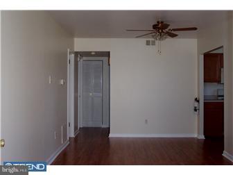 105 Brookdale Place Clementon, NJ 08021 - Photo 3 of 6 Dining Room