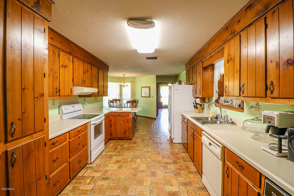 174 Bexley Road Lucedale, MS 39452 - Photo 11 of 59 11