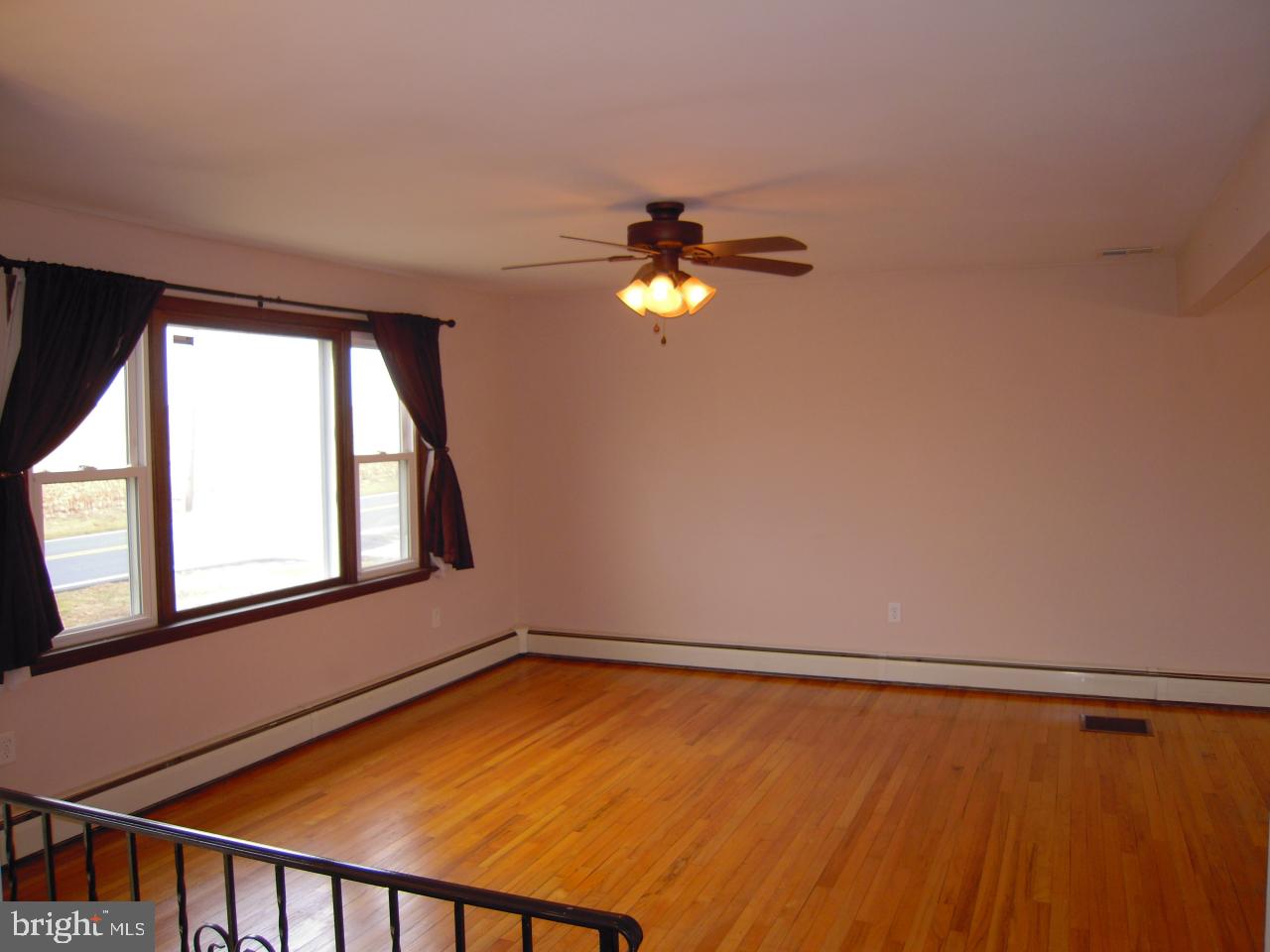 265 Rock Point Road Marietta, PA 17547 - Photo 2 of 13 Living room