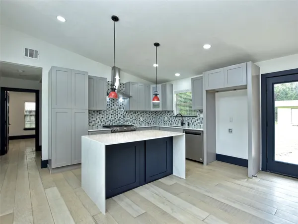 $2,700 | 11800 Tedford Street, Austin, TX 78753